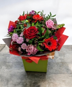 Romance Handtie